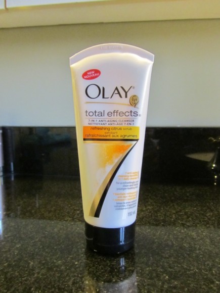 Gel nettoyant OLAY Total Effects